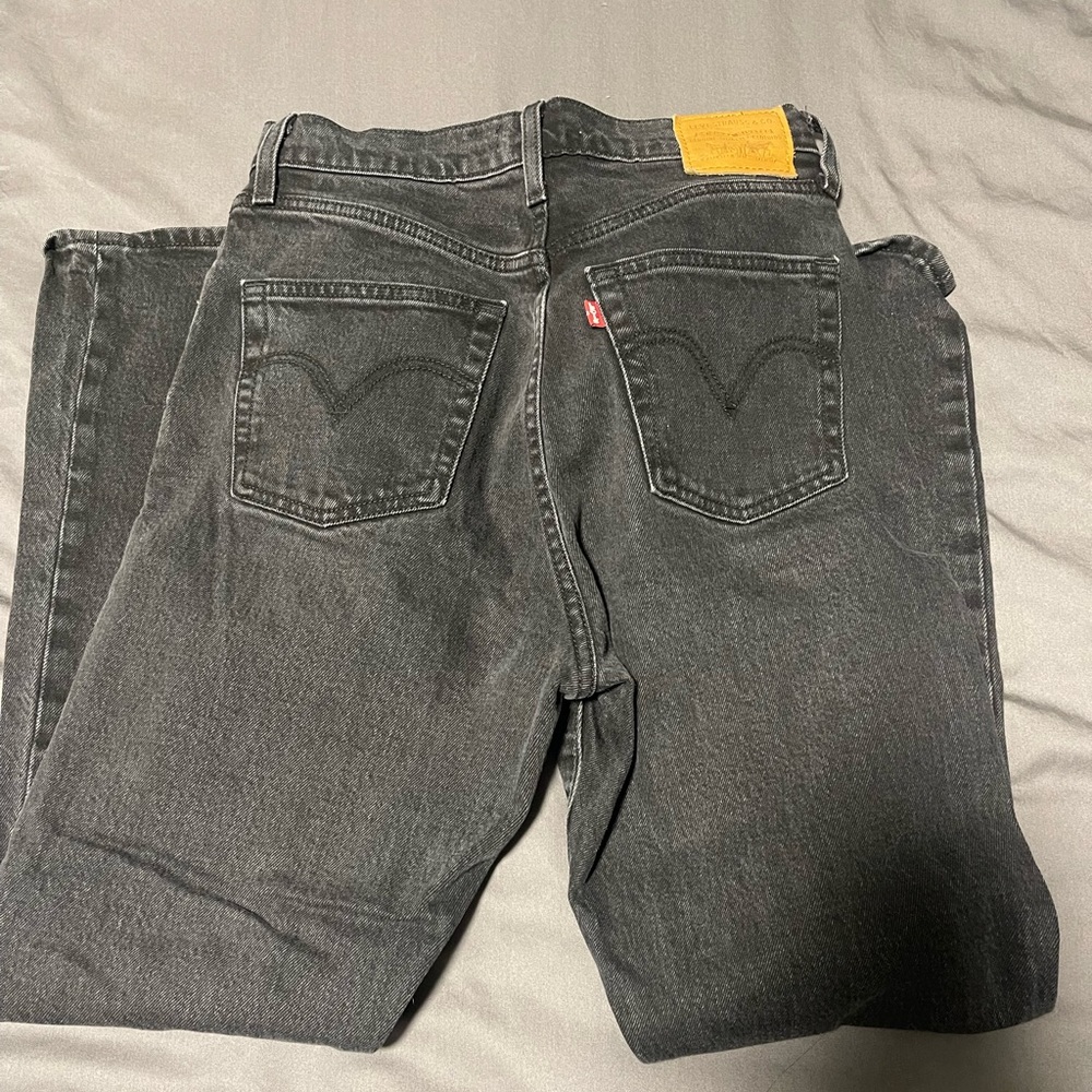 levis - Picture 2 of 2